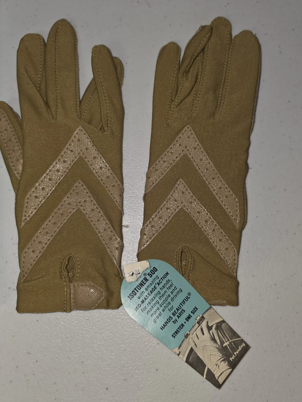 Vintage Aris Isotoner 500 Driving Gloves Camel Tan Stretch Leather OSFM